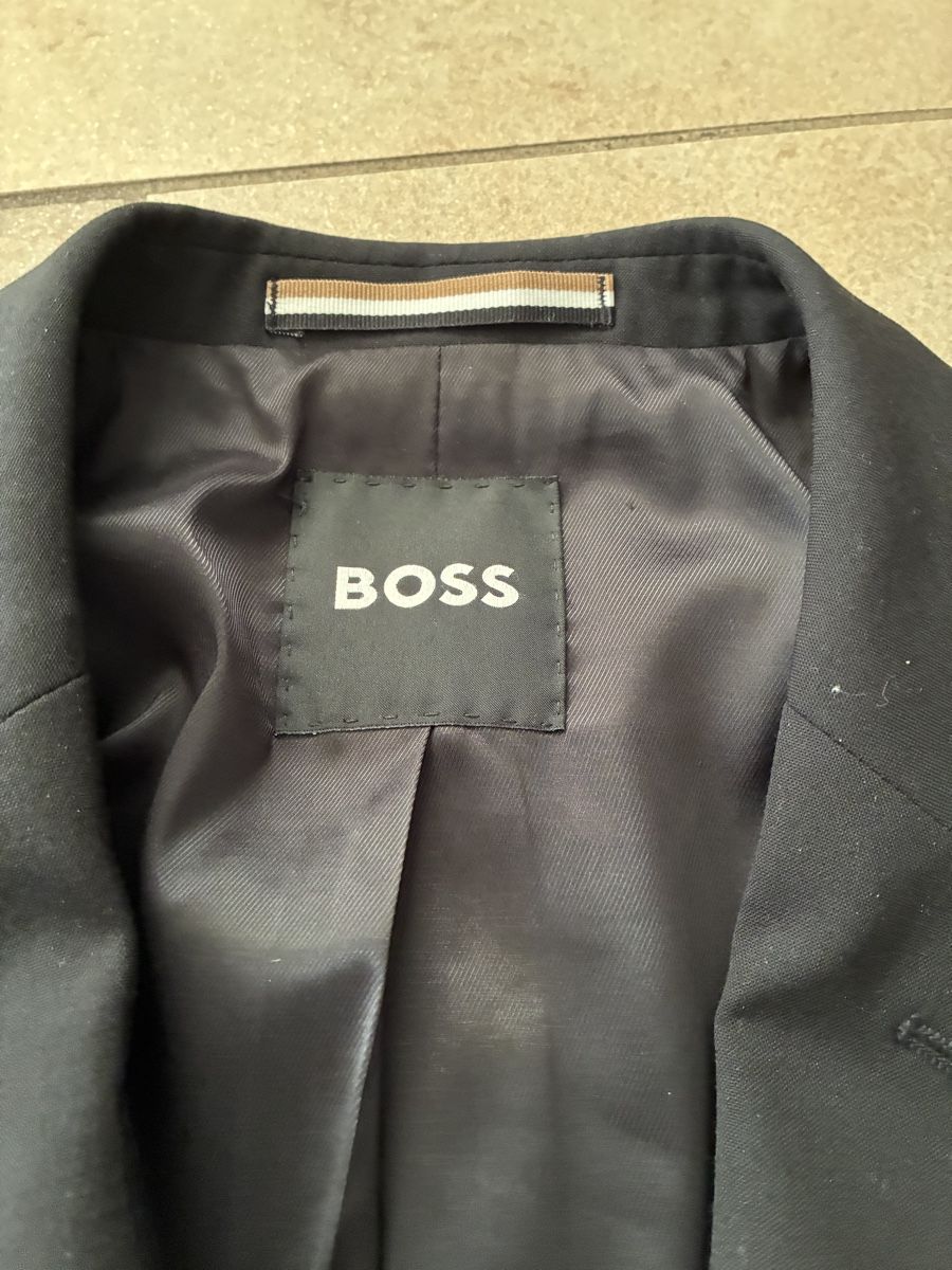 Costumes, combinaisons de sport et fonctionnelles: Boss Herren Anzug – D'occasion à Volketswil par casertana 2