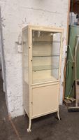 Vintage Apothekenschrank/ Medizinschrank mit Glasböden