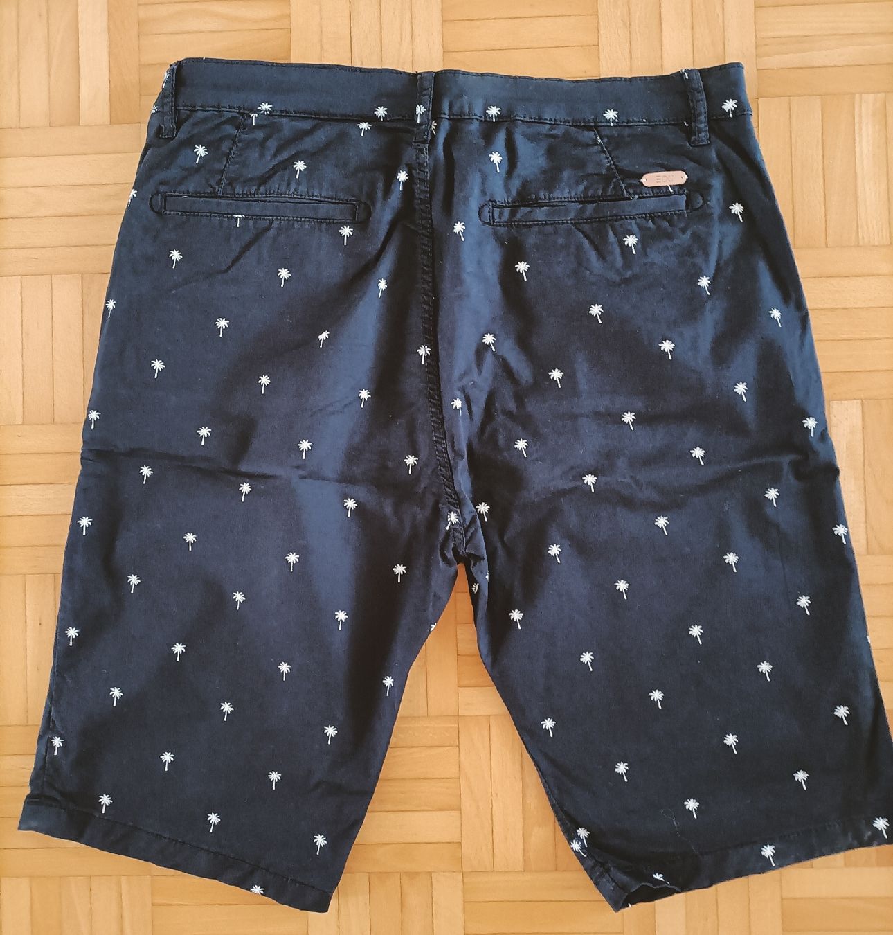 Esprit Hosen: EDC Shorts Bermuda Palmenmuster Gr. 34 – Gebraucht aus Rotkreuz von Dima8 2