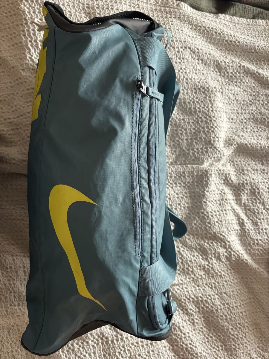 Nike Borse: Sac de voyage/sport Nike – Usato da Coffrane venduto da cha_h2mp 1
