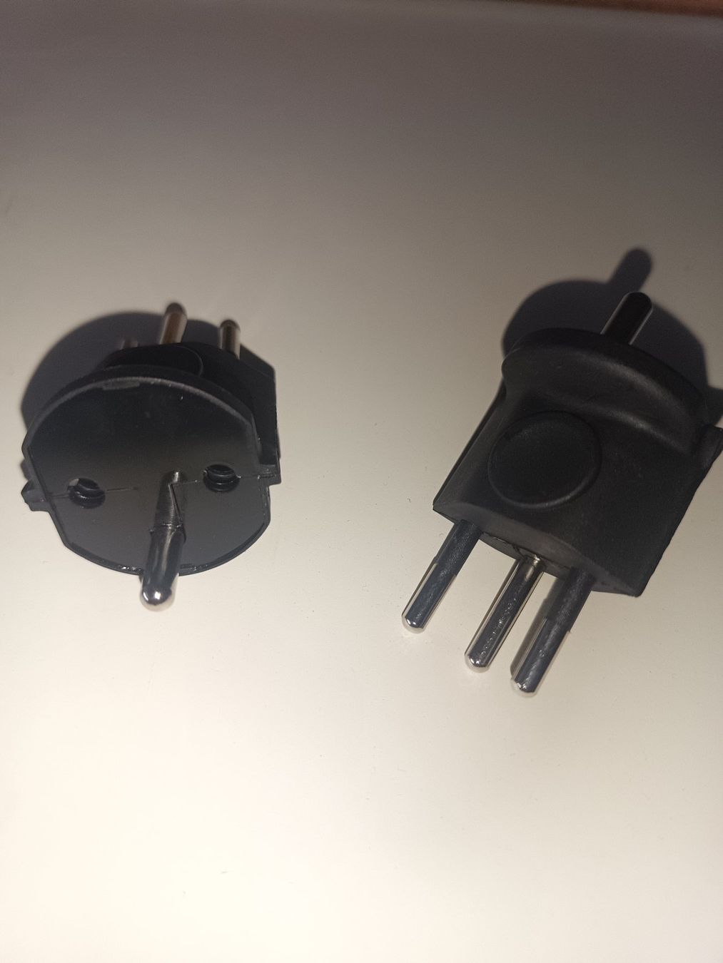 Unità & Adattatore: Fix -Adapter DE auf CH 230V 3-polig Schwarz – Nuovo e nell'imballaggio originale da Reiden venduto da Shop-Sale 3