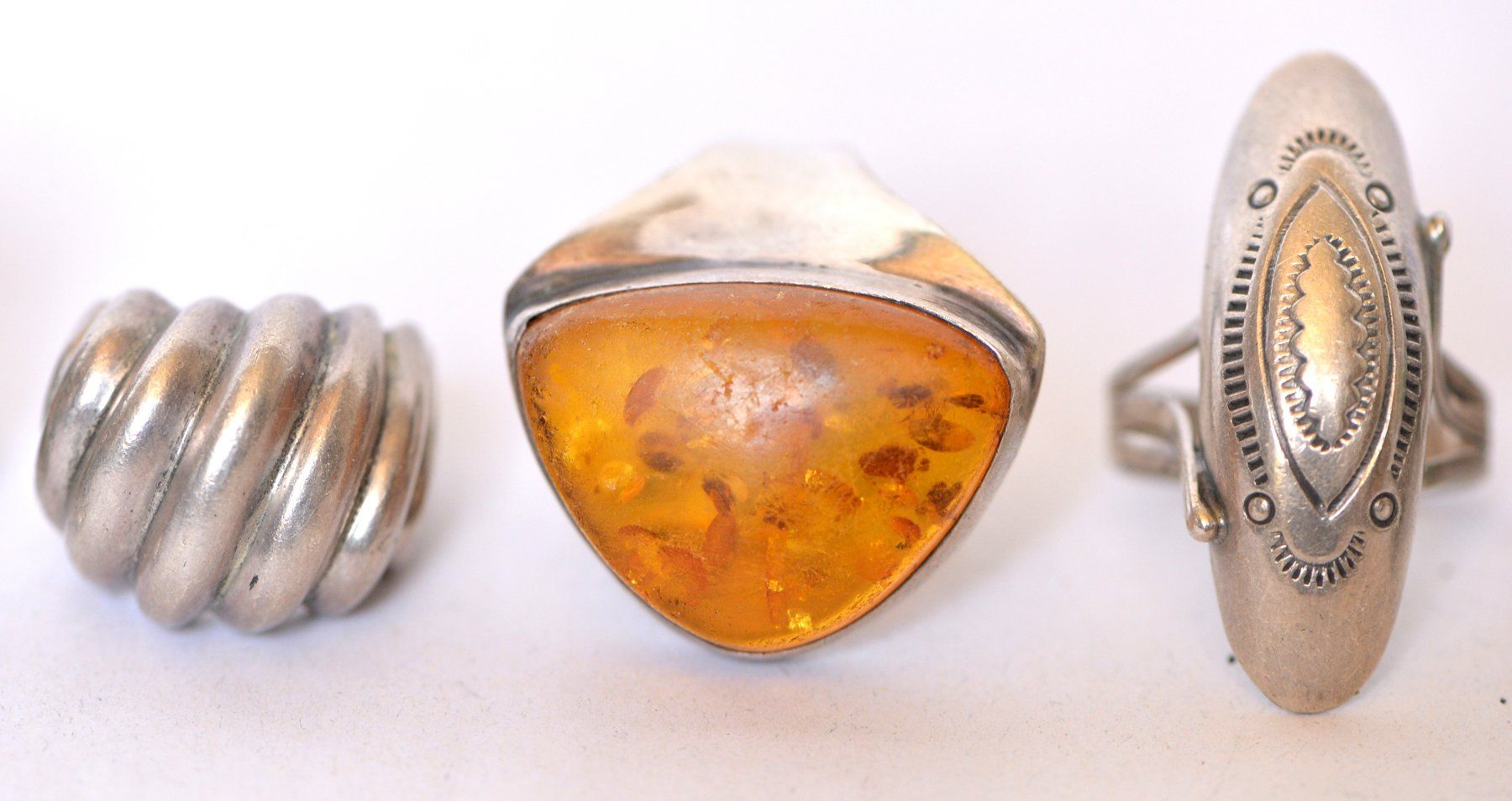 Autres bijoux: Lot de 26 anciennes bagues diverses – D'occasion à Neuchâtel par Neuchatel 4