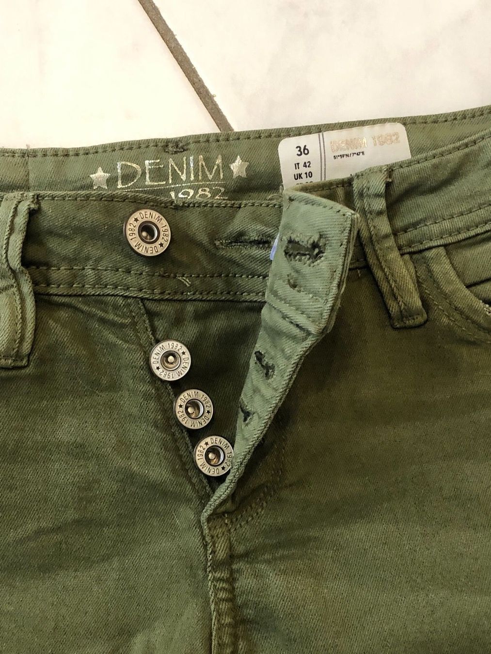 Jeans: Shorts Denim Gr. 36 – Nuovo (secondo la descrizione) da Zell ZH venduto da Guffos 1