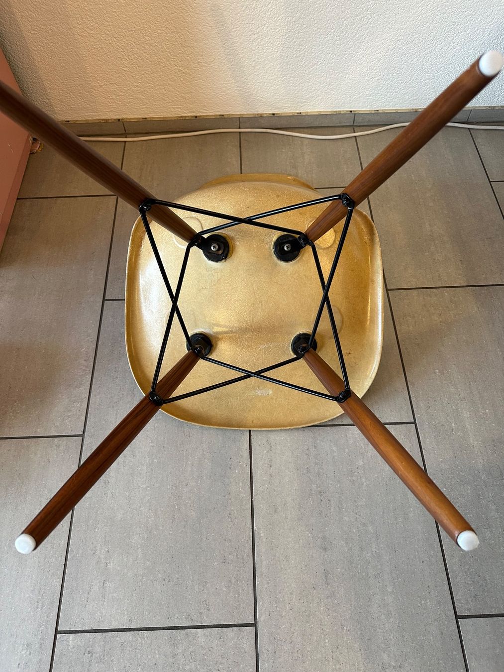 Herman Miller Stühle: Eames Fiberglas Side Chair, Herman Miller – Gebraucht aus Wahlen b. Laufen von mar_wj2t 4