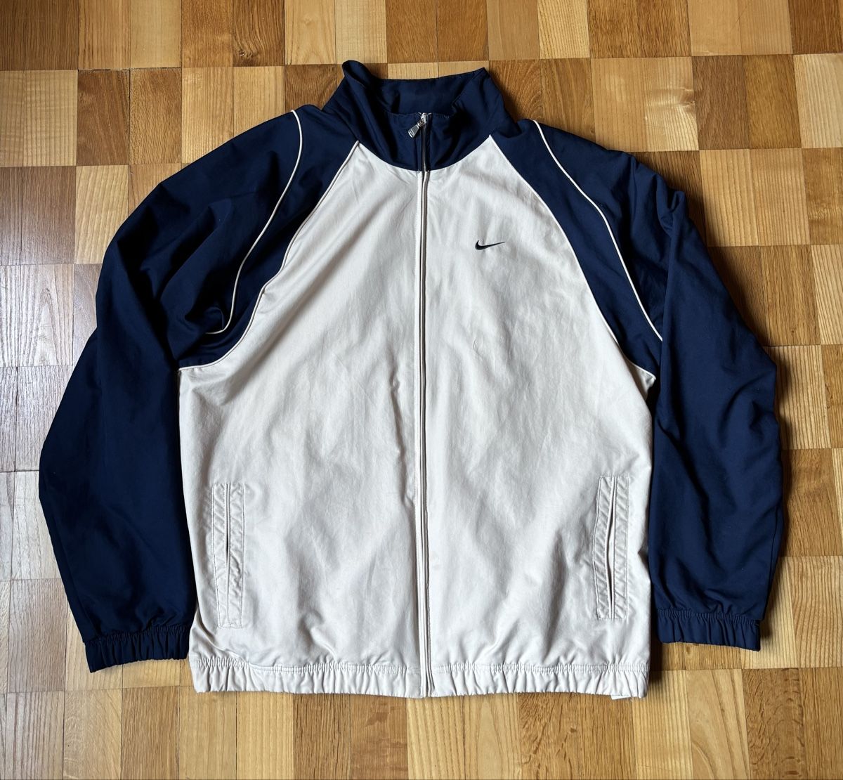 Nike Giacche: Nike Trackjacket / Jacke Beige Blau – Usato da Bern venduto da Lelixino