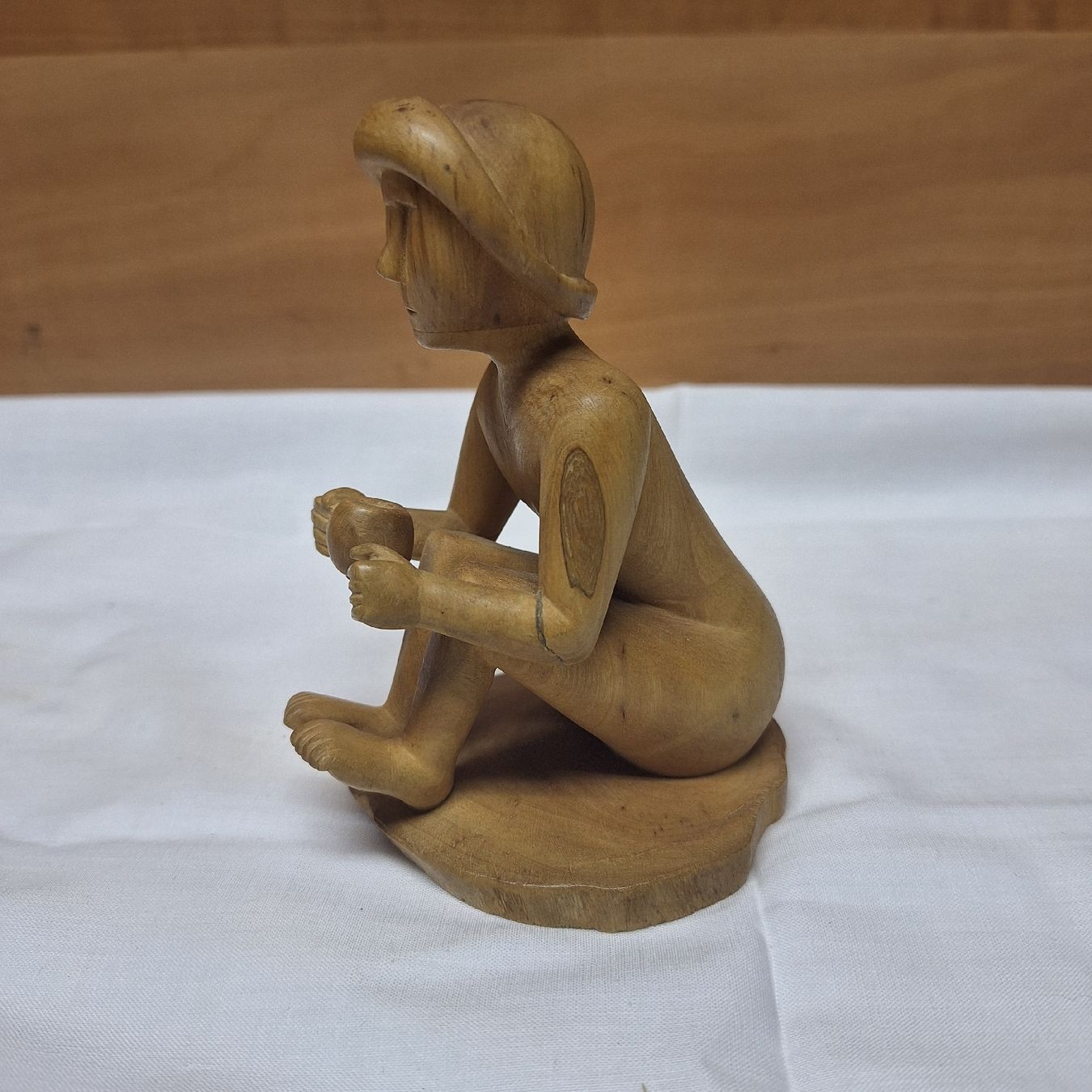 Figuren: Vintage Schnitzfigur, Figur sitzend mit Krug – Gebraucht aus Winterthur von Goldpipau 4
