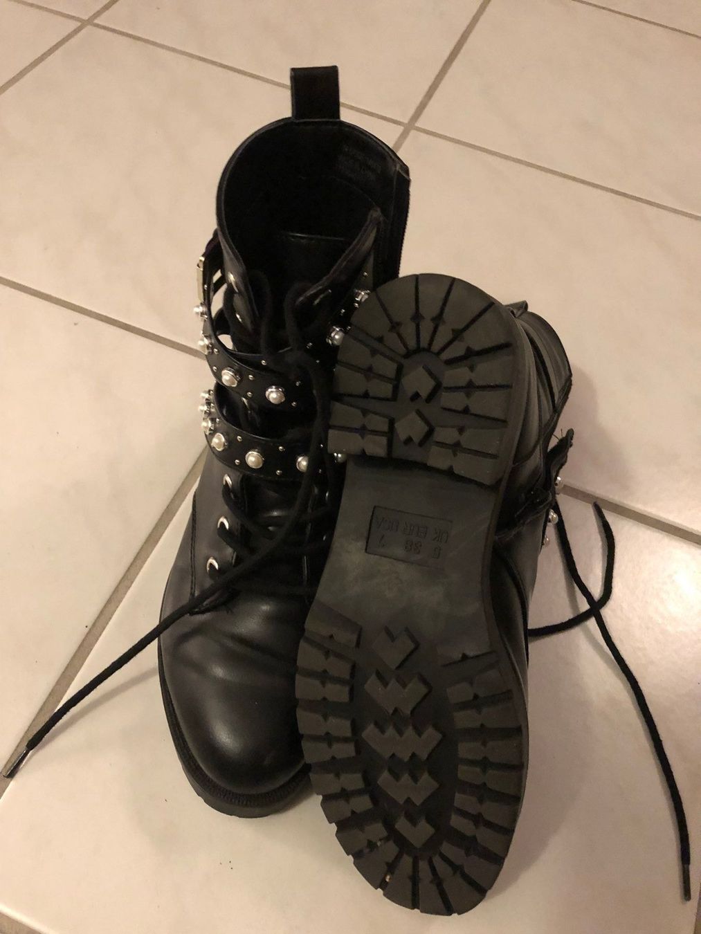 Scarpe da donna: Stiefelette schwarz, verziert mit Perlen – Nuovo (secondo la descrizione) da Hittnau venduto da JD-OE 1