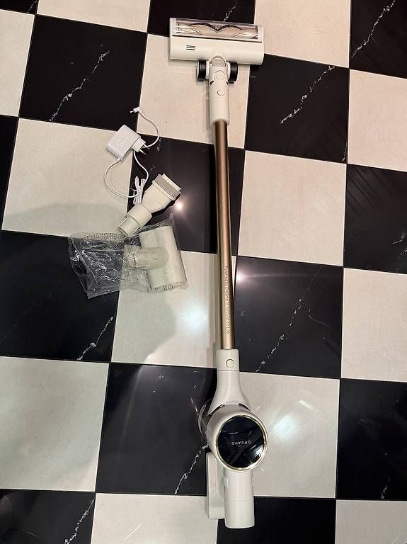 Aspirapolveri & Accessori: Dreame R10 Handstaubsauger – Usato da Luzern venduto da Anja-Masha