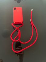 Coque pour iPhone X XS Rouge avec cordon très bon état