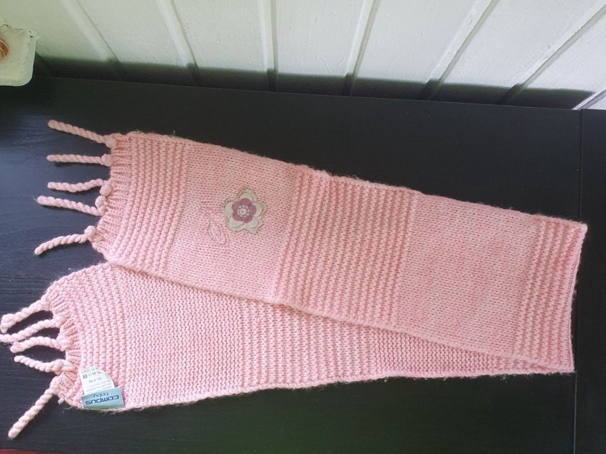 Mützen & Schals: Rosaroter Babyschal von Campus – Gebraucht aus Langnau am Albis von jer_pm72