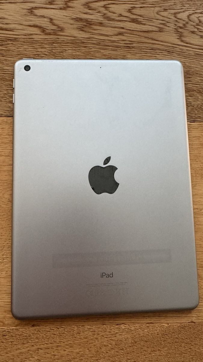 Apple Tablet PC: iPad 5. Generation 128 GB – Gebraucht aus Mosnang von paradisu_corsu 3