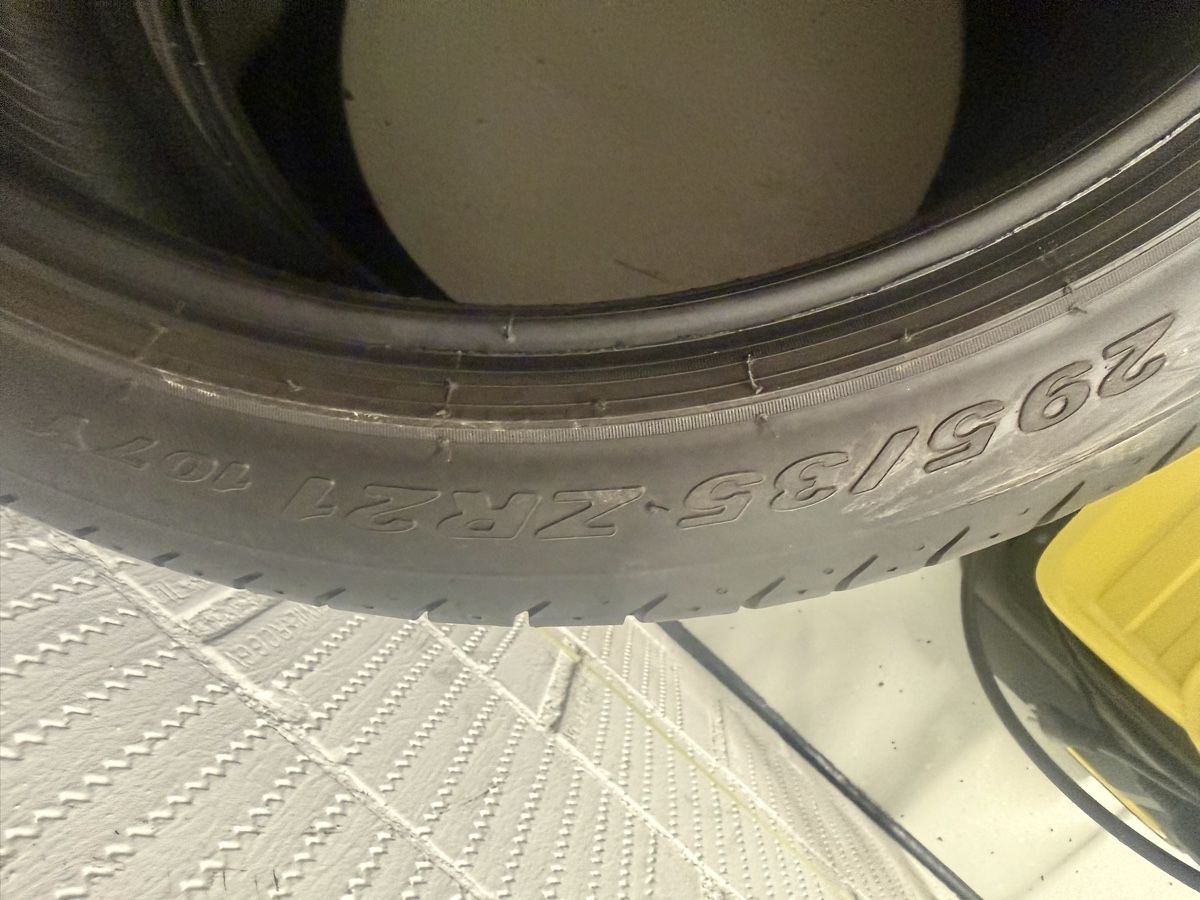 Pneus & Kompletträder: 295/35/ZR21/107Y – Gebraucht aus Schönenwerd von Dardanet88 1