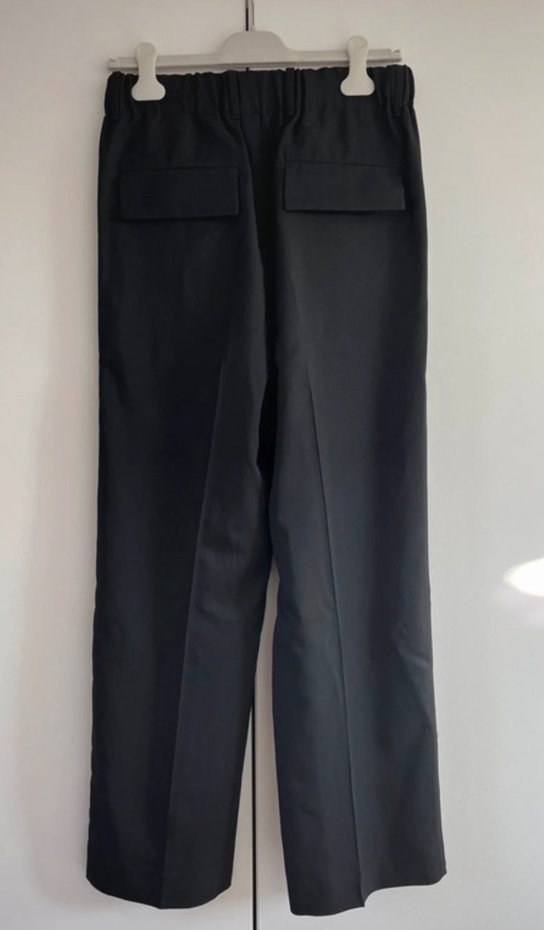 Cos Pantaloni: COS relaxte Anzughose – Usato da Zürich venduto da rap_mt6y 1
