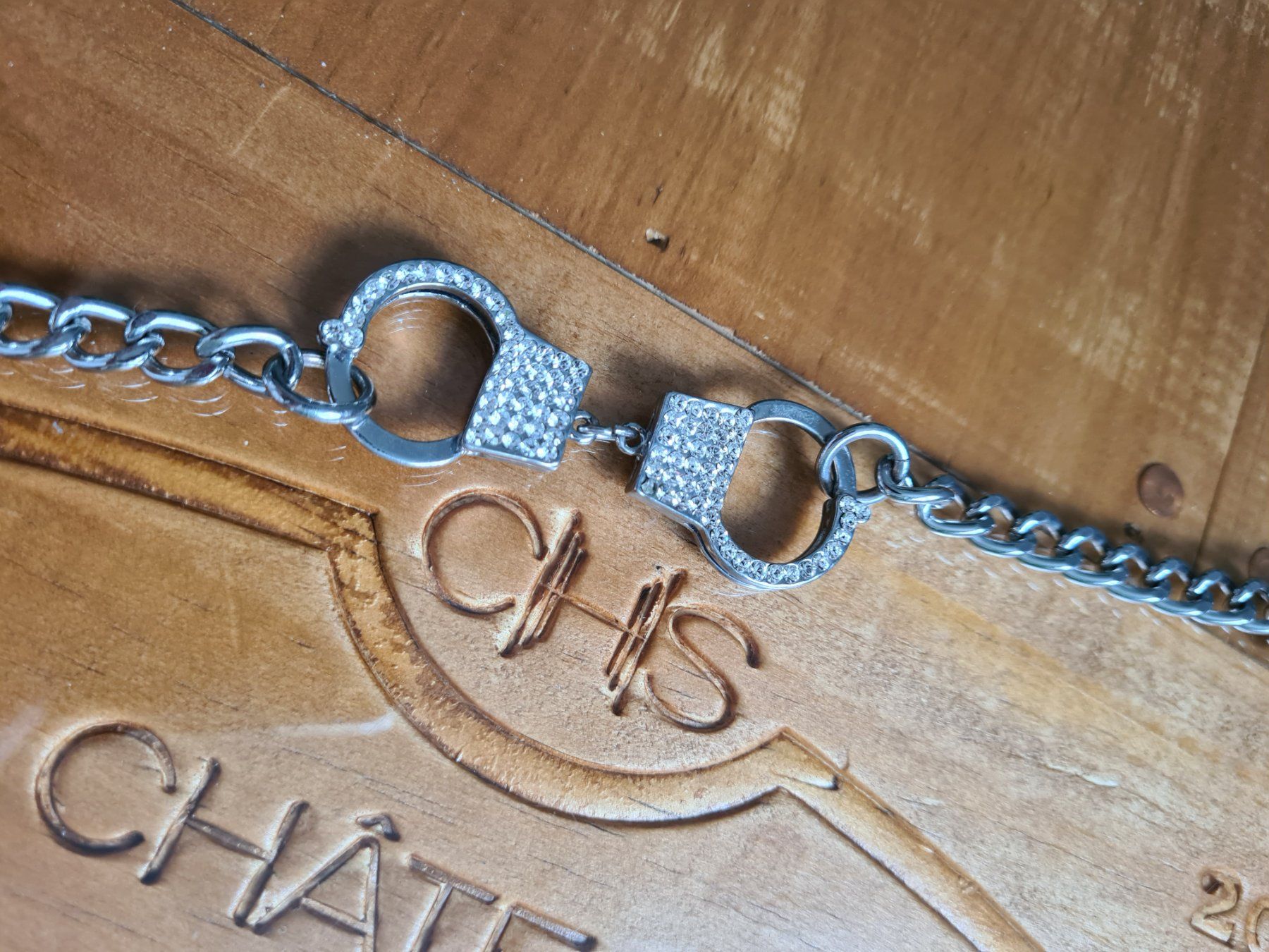 Bracciali & Braccialetti: Armband silberne Handschellen mit Strasssteinen – Usato da Zürich venduto da tamtamqu 1