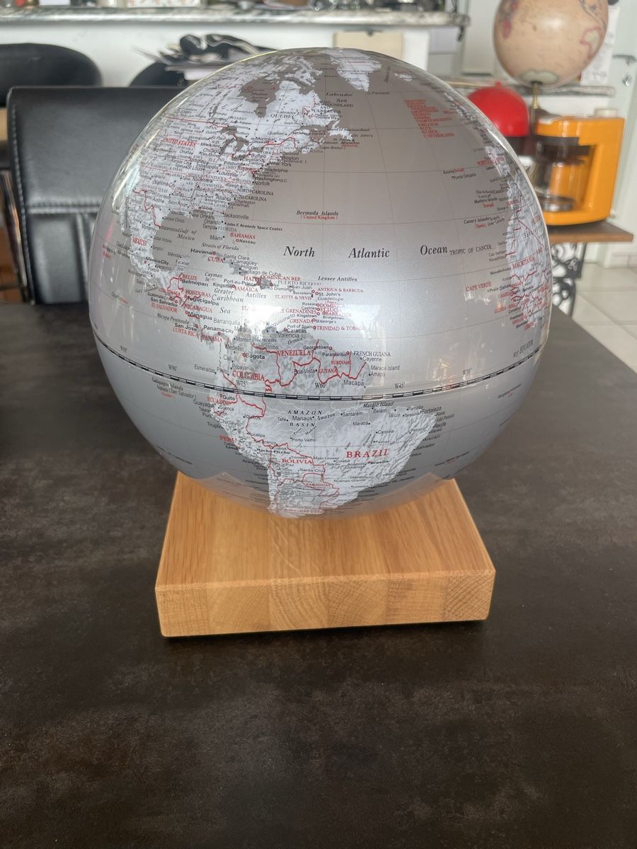 Autres décorations & accessoires: Globe Terrestre Magnétique Emform – D'occasion à Vallamand par Bricbracbroc82