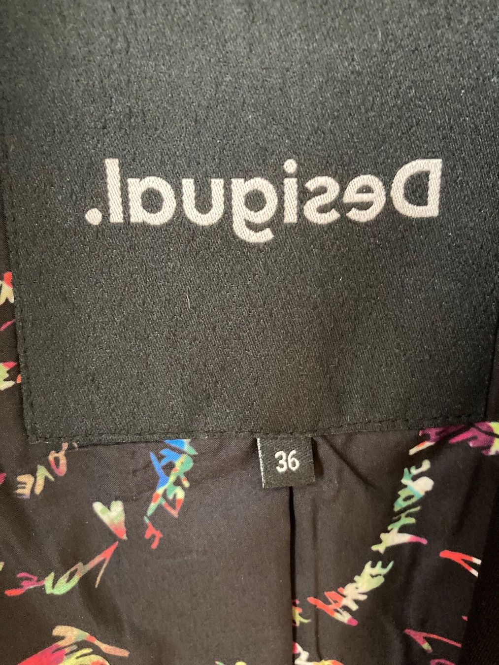 Desigual Giacche: Blazer schwarz Desigual – Nuovo (secondo la descrizione) da Manno venduto da tin_2vgz 2
