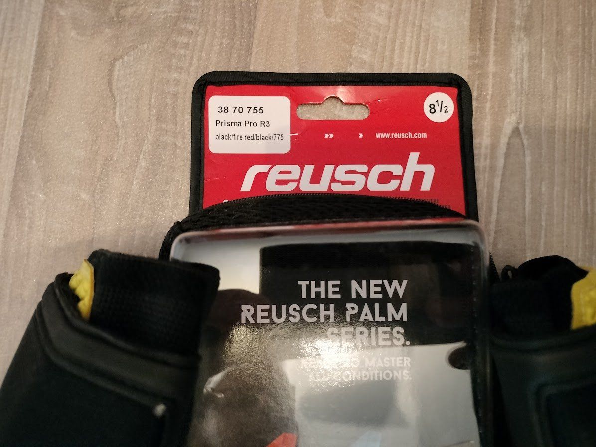 Reusch Guanti & manicotti: Reusch Torwarthandschuhe Gr. 8.5, statt Fr. 110.-- – Nuovo e nell'imballaggio originale da Oftringen venduto da Sportivo.ch 1
