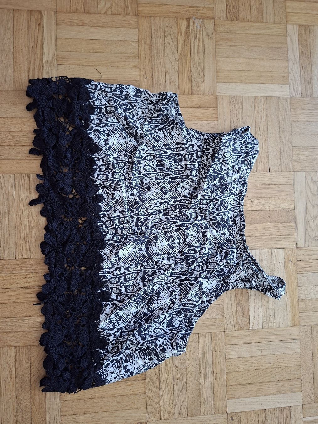 Top: crop top In Vogue Paris taille S – Usato da Plan-les-Ouates venduto da Laly_92