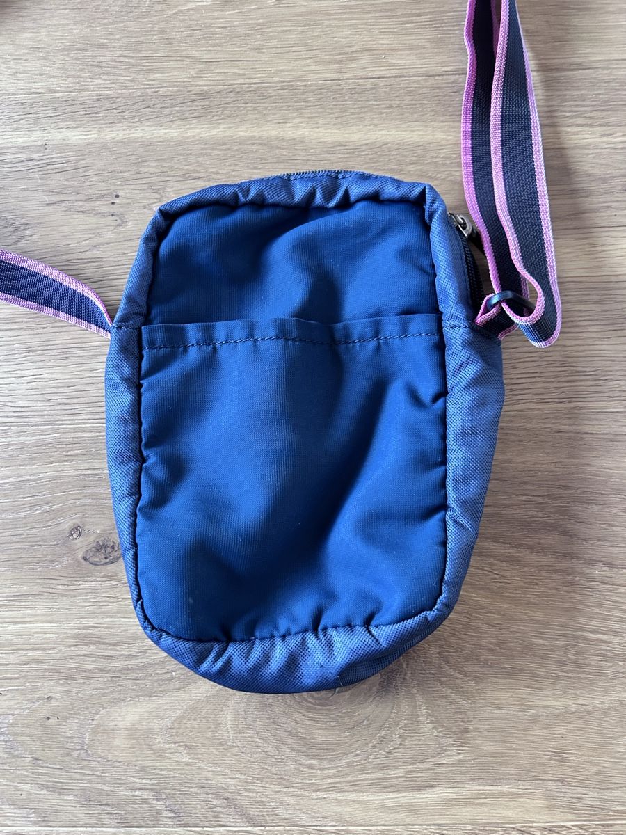 Nike Borse: Vintage Nike Umhängetasche – Usato da Einigen venduto da Babychilli 2