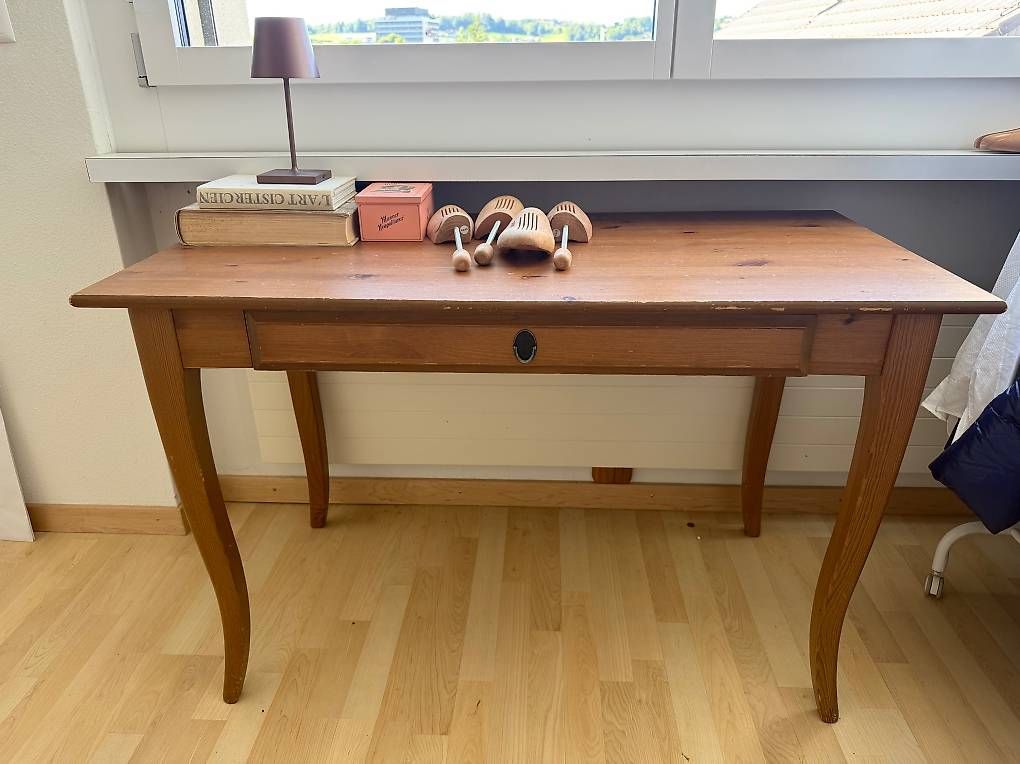 Tavoli: IKEA Leksvik Schreibtisch mit Schublade – Usato da Baar venduto da Meti56
