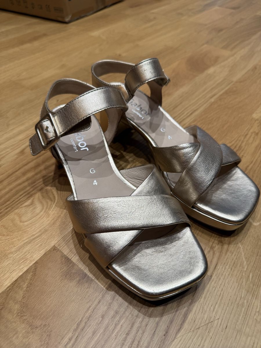 Gabor Damenschuhe: Neu Schuhe von Gabor  – Neu (gemäss Beschreibung) aus Steffisburg von nik_8m2z