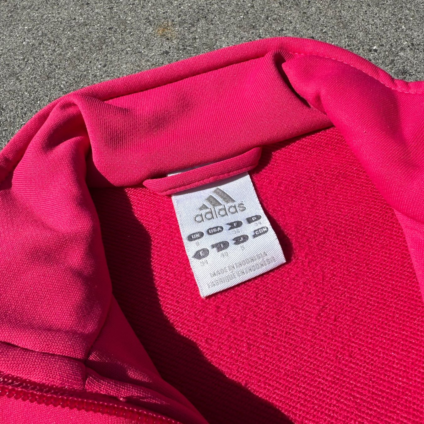 Adidas Jacken: Adidas vintage pink three stripes track jacket 90s – Gebraucht aus St. Gallen von sourced_limited 2