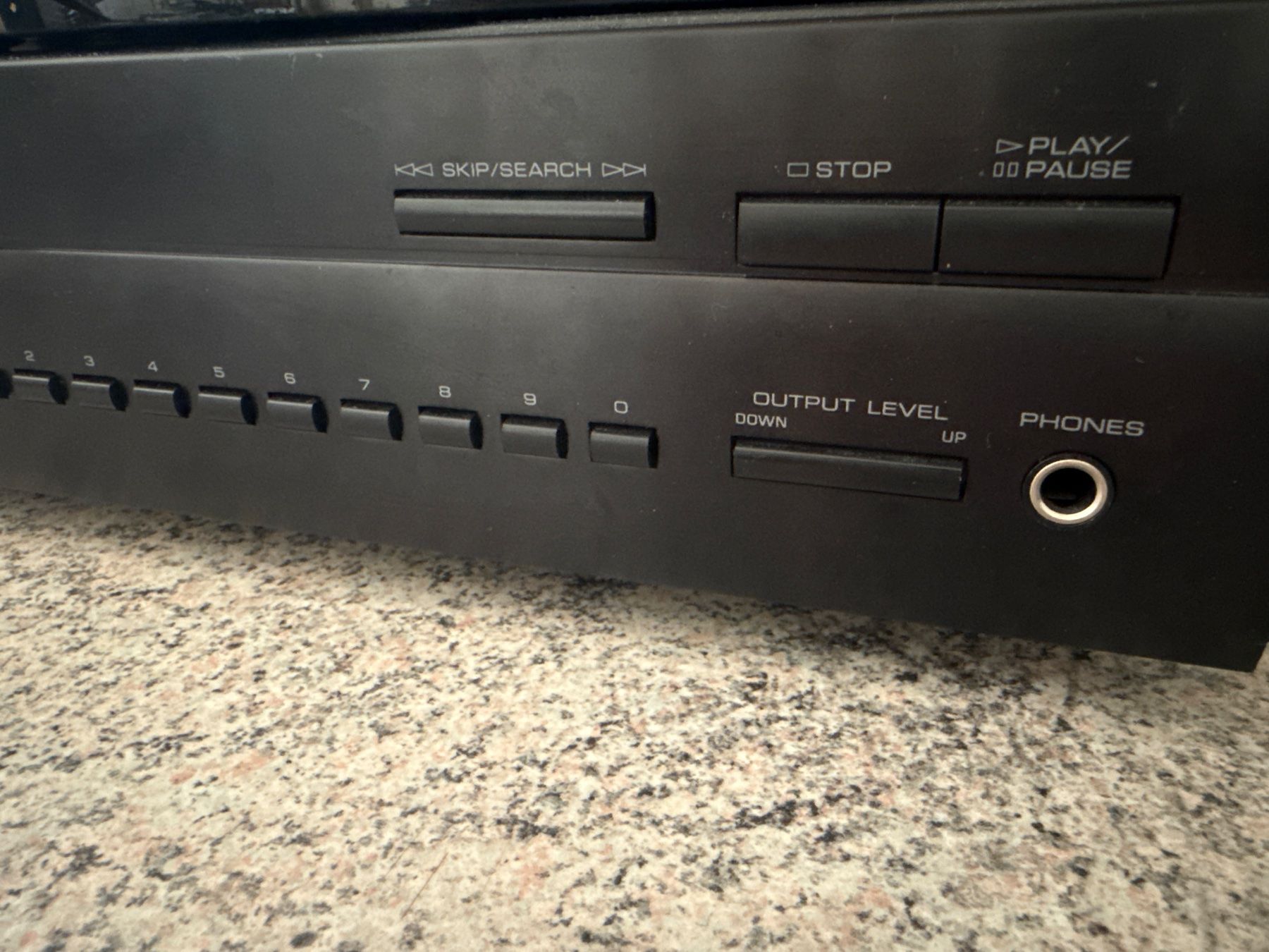 Yamaha Multimediaplayer & Streamer: PLAYER YAMAHA CDX-490  et Bluetooth USB SD FM BOX – Gebraucht aus St imier von sav_bjf9 8