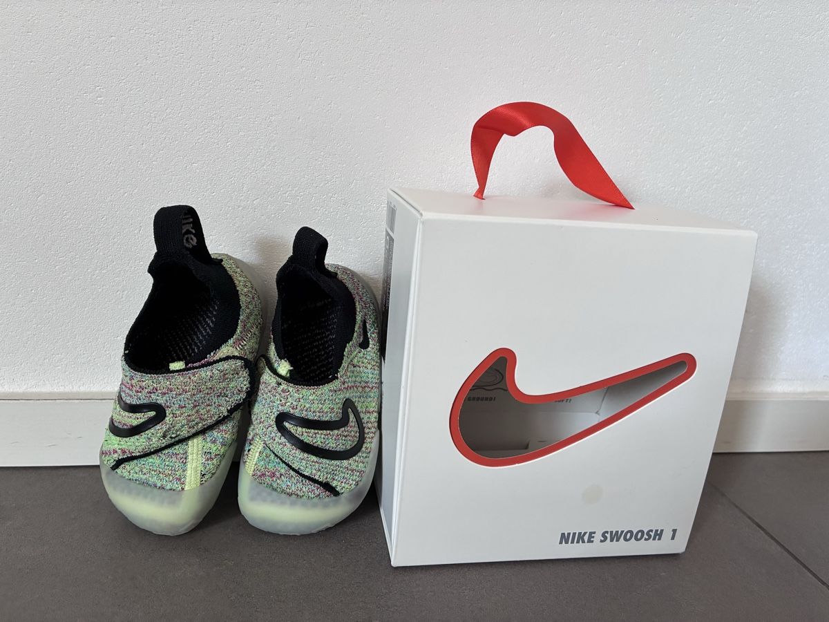 Nike Scarpe per ragazzi: Chaussures bébé Nike Swoosh 1 – Usato da Lausanne venduto da lewis04
