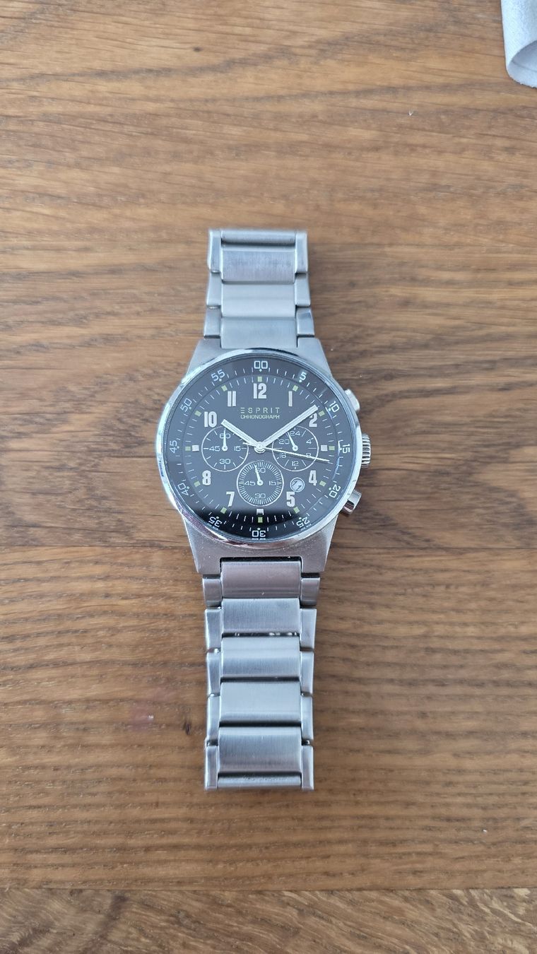 Esprit Uhren: Esprit Armbanduhr – Defekt aus Wauwil von Swisslu