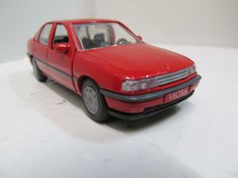 OPEL VECTRA 4 TÜRIG   DIV. ZU  ÖFFNEN   GAMA  1:43
