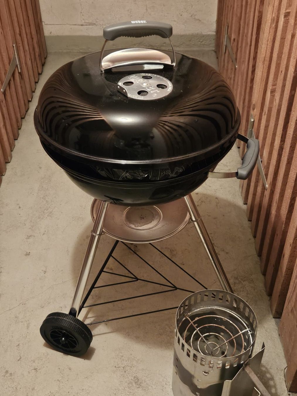Weber Grils: Weber Compact Holzkohlengrill – D'occasion à Lengnau AG par Kauto