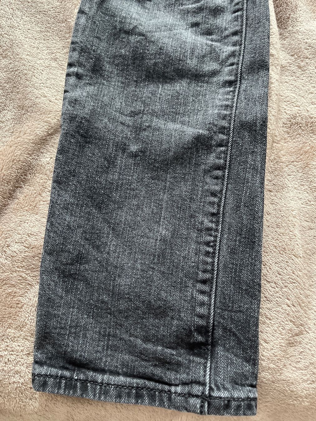 H&M Pantaloni: Pantalon gris H&M – Usato da Le Locle venduto da Mayd_h 1