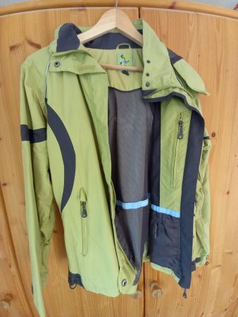 Gut erhaltene Regen-/ Outdoorjacke, Grösse 40/42