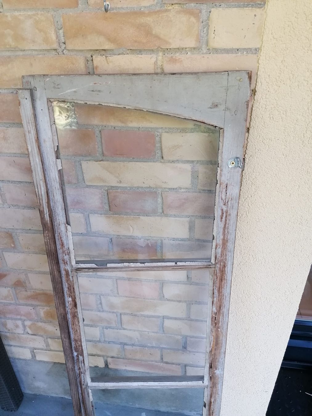 Finestre: Altes Fenster mit Holzrahmen und Glas – Usato da Krauchthal venduto da SamsPuce 1