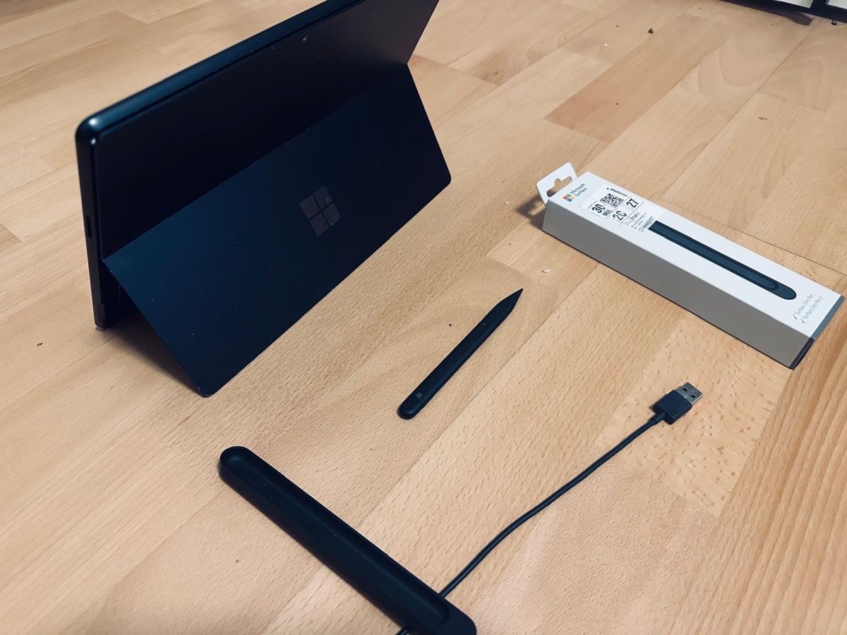 Microsoft Portables: Surface Pro 9 (256 GB) mit Slim Pen 2 – D'occasion à Zürich par nil_d58y 1