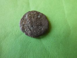 uralte Bronzemünze  16 mm     1.88 g