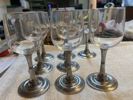 8 edle Vintage Weingläser mit Zinnsockel, Top!(V)