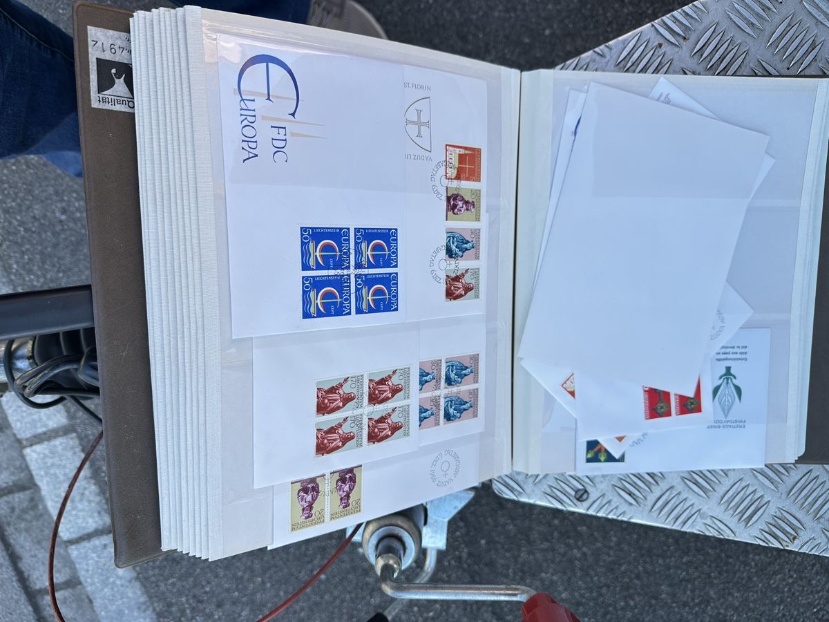 Tutti i francobolli: Grosse Briefmarkensammlung inkl. Ordner - – Usato da Goldach venduto da toverlani64 2