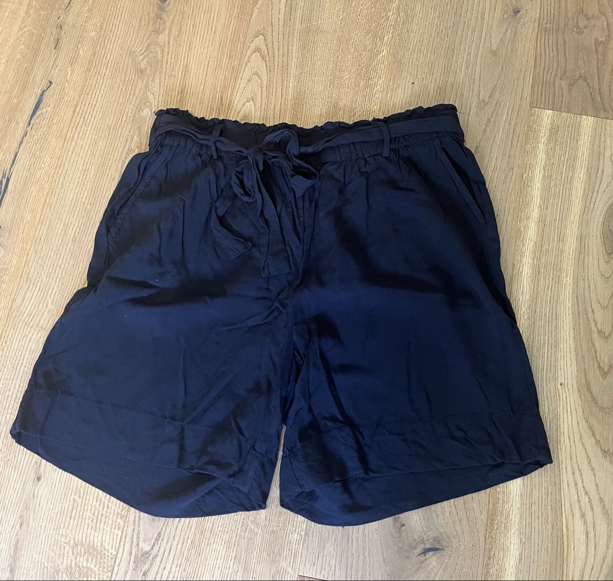 Pantaloni: Shorts, Bermuda, Kurze Hose,  M - schwarz – Usato da Sax venduto da _Kornblume_