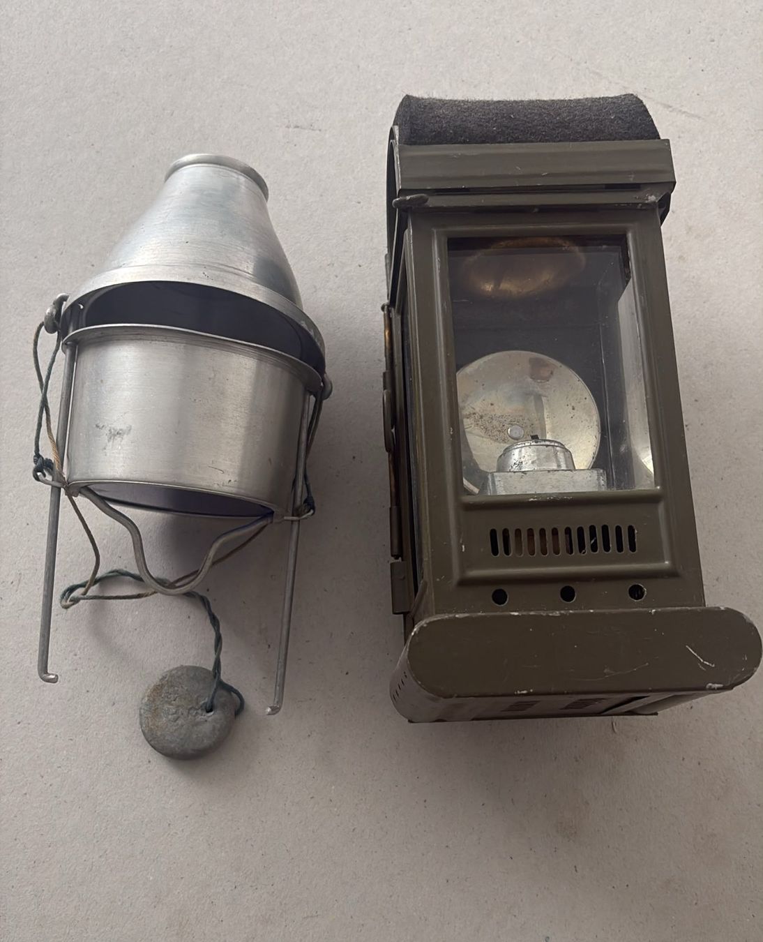 Armée suisse Lampes: 2 Stk militärische Lampen – D'occasion à Wangen b. Olten par Hba2