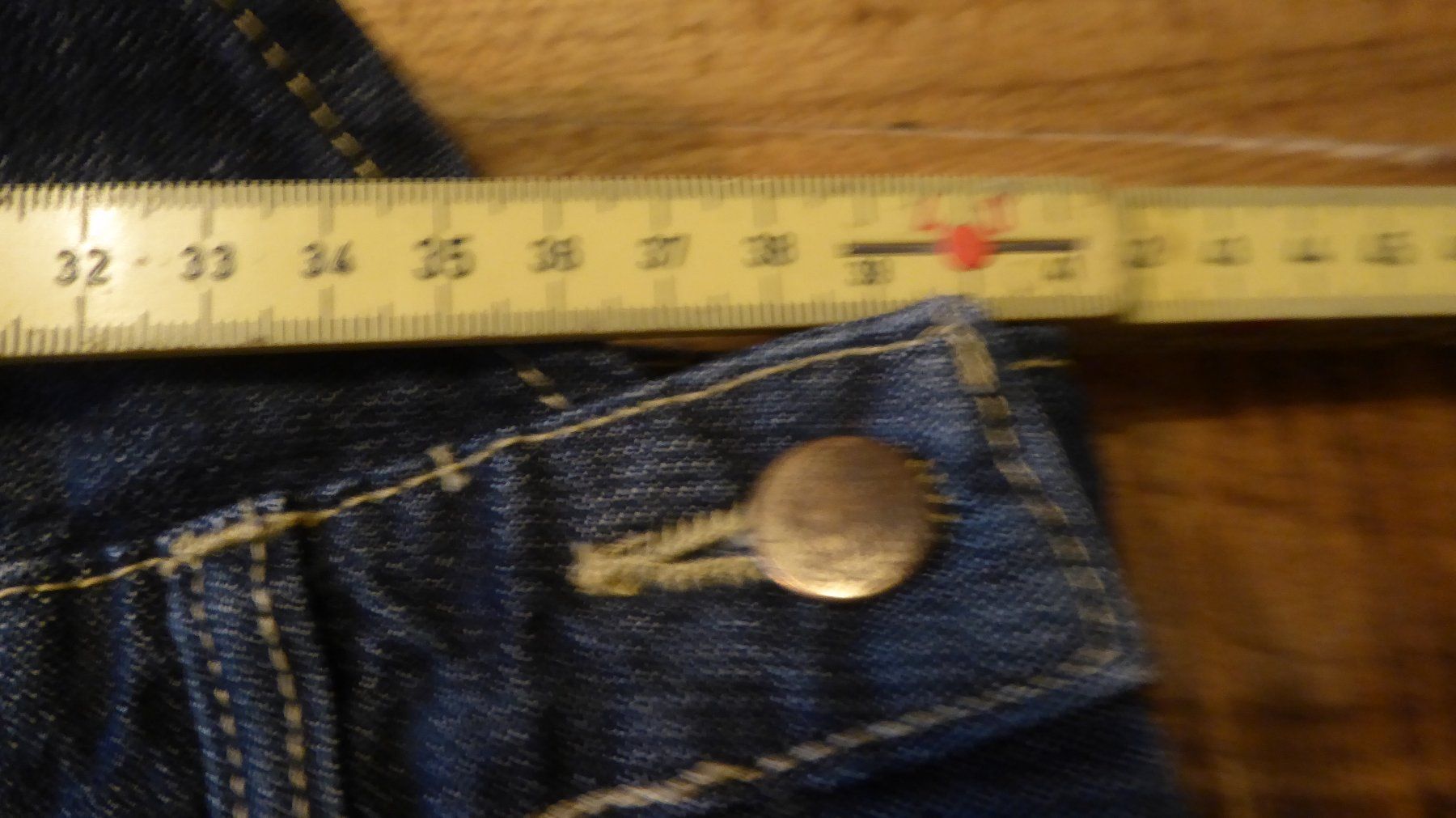 Jeans: Kurze Jeans Latzhose Gr 36 Janina – Usato da Sargans venduto da Benziner 7