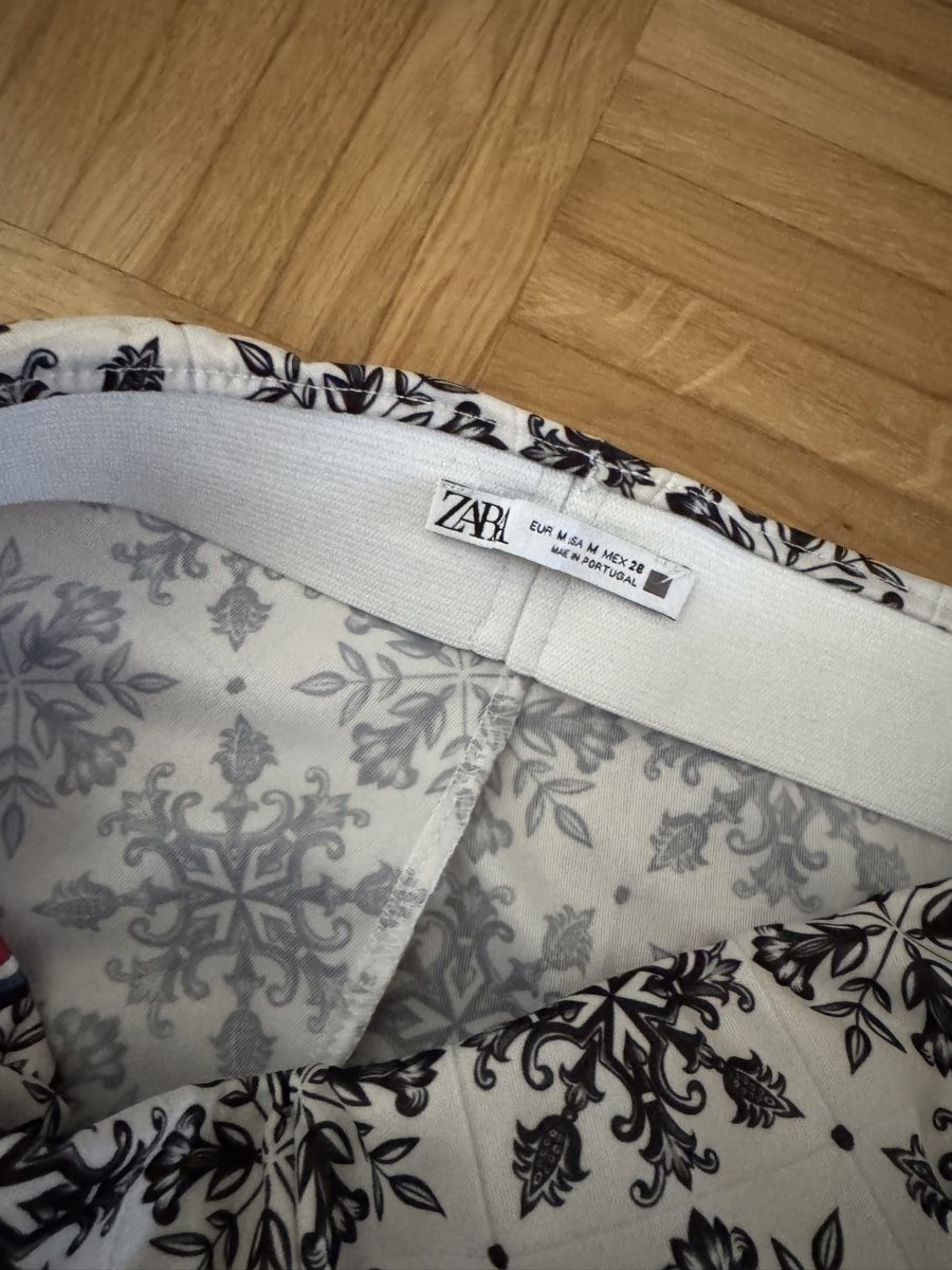 Zara Pantalons: ZARA Hose Gr. M – D'occasion à Wetzikon ZH par tuna83 1