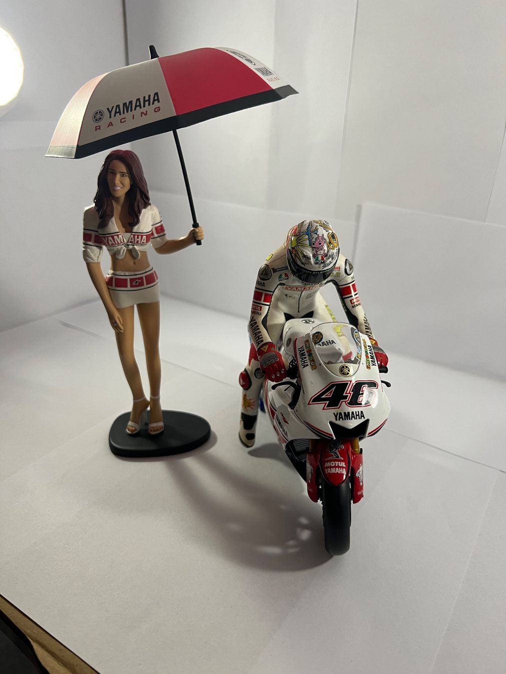 Minichamps Kit di modellismo & Modellini statici: Valentino Rossi Lot 9 – Usato da Sergey venduto da Mascotte00