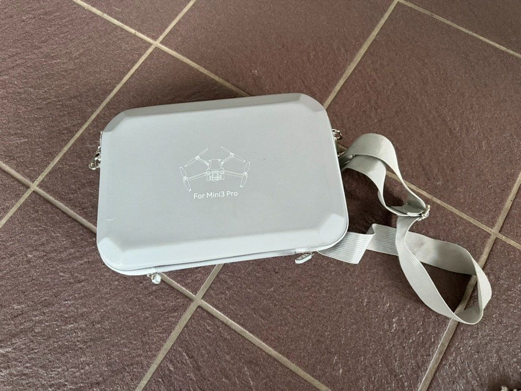 DJI RC Modellbau: DJI Mini 3 Pro Combo mit RCN, Koffer und ND-Filter – Gebraucht aus Günsberg von Vex 4