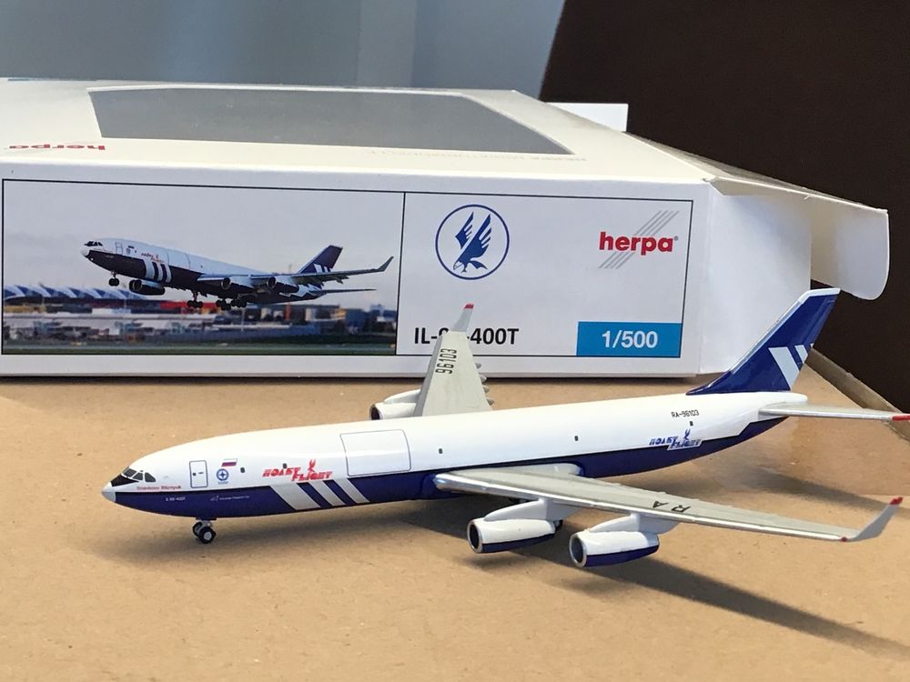 HANGHANG Delta Flugzeugmodell 1:400 – Aus Kunststoff/Metall, 14,2 Cm Lang, Detailreich, Für Sammlung & Deko