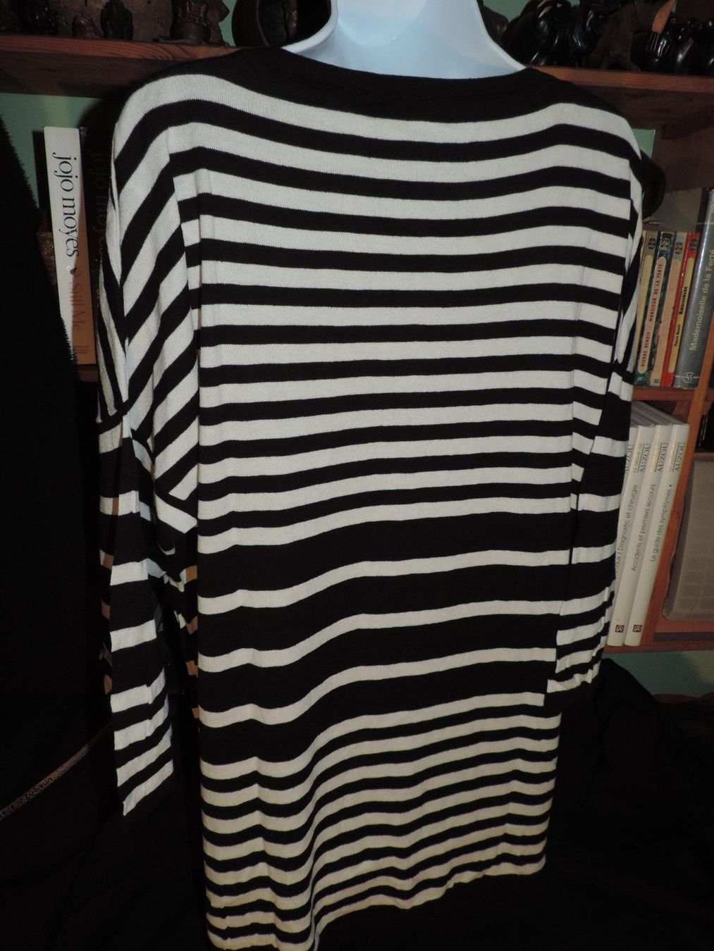 Top: pull rayé noir et blanc – Usato da Genève venduto da Axelle333 7