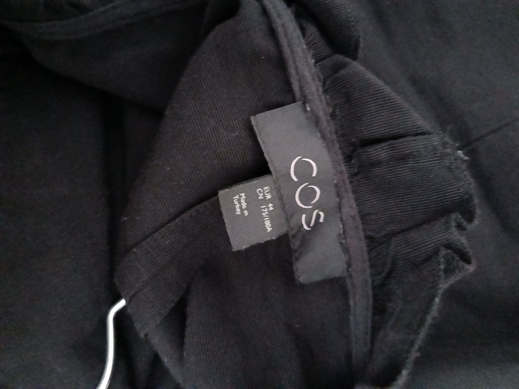Cos Vestiti: COS Kleid Gr 44 Schwarz – Nuovo (secondo la descrizione) da Zürich venduto da ast_8nph 6