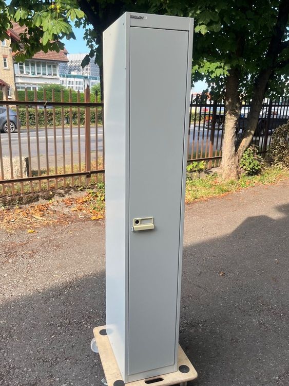 Spint / Spindt / Spind / Garderobenschrank Marke: BISLEY (Gebraucht) in ...