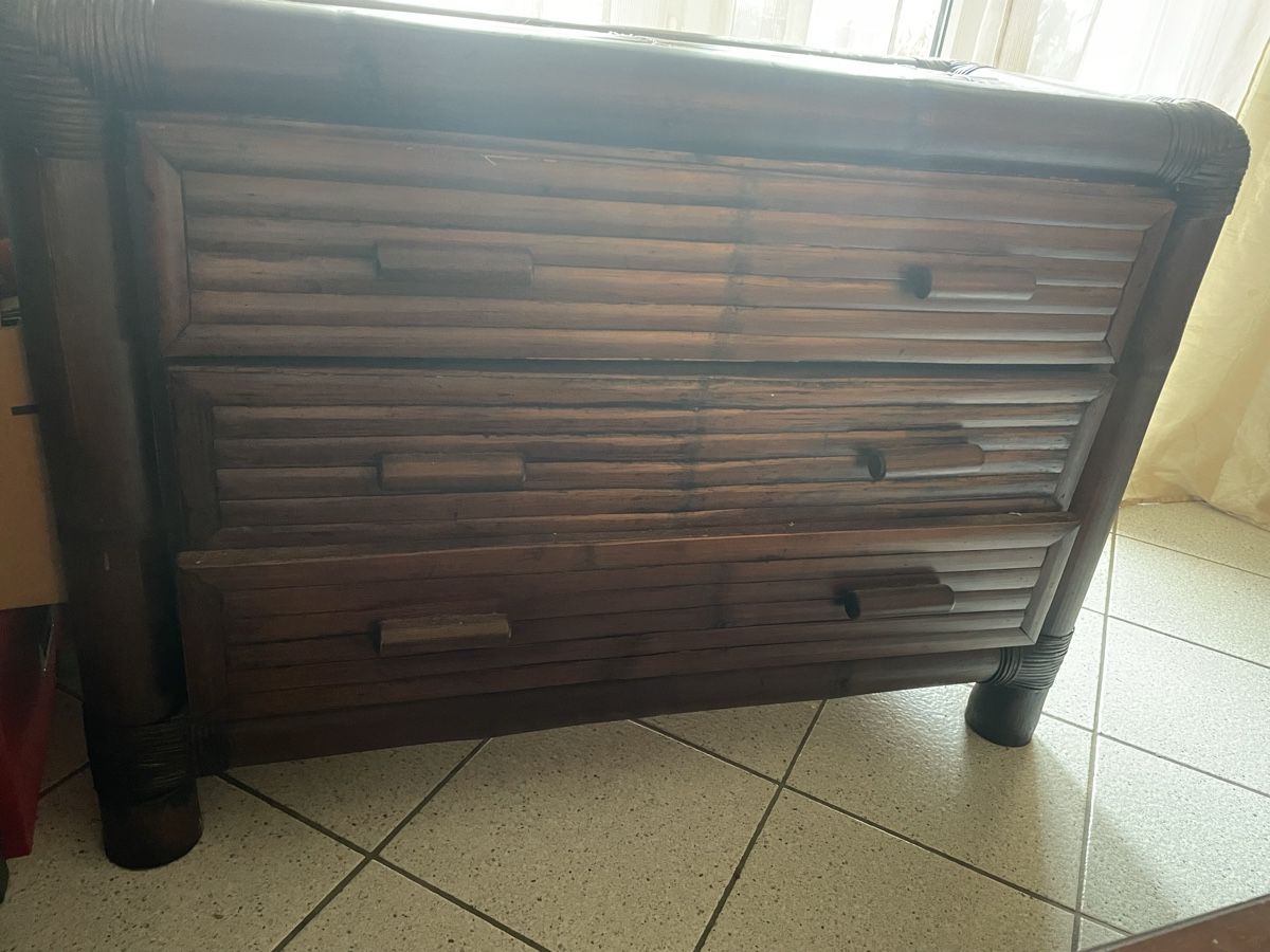 Cassettiere: Commode en rotin et bambou – Nuovo (secondo la descrizione) da Rennaz venduto da Loraccar