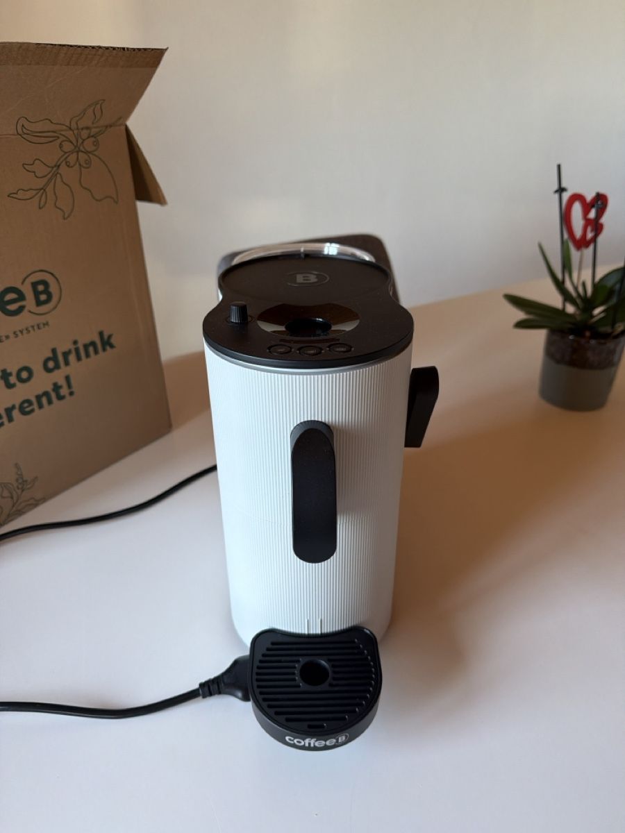 Coffee B Macchine per caffè & Macchine per espresso: Macchina da caffè CoffeeB Globe bianca nuova!!!  – Nuovo (secondo la descrizione) da Gommiswald venduto da mar_y9c2 1